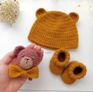 conjunto-inverno-touca-e-sapatinho-de-croche-para-bebe-menin